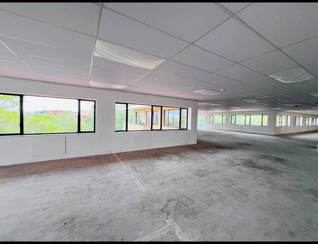 1,460M² OFFICE TO LET IN VORNA VALLEY